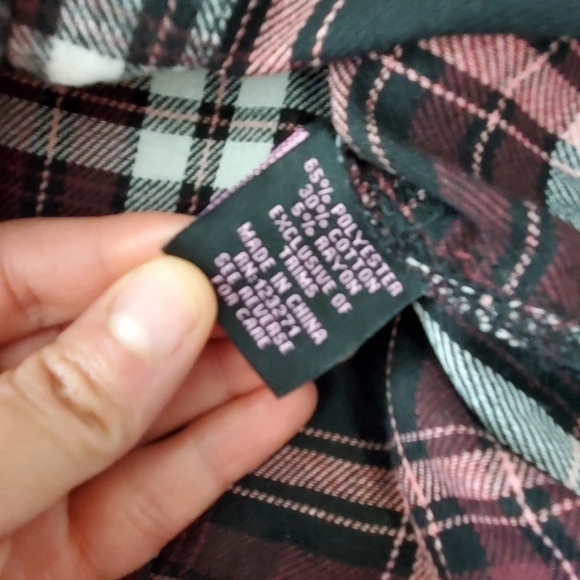 Faded Rose Flannel Plaid Button down long sleeve shirt. - Picture 3 of 4